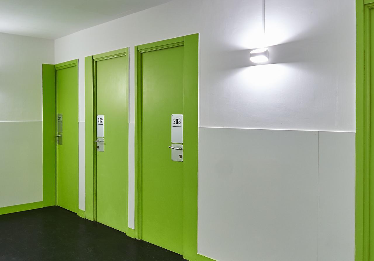 Pensión And Basic Universitat For Young