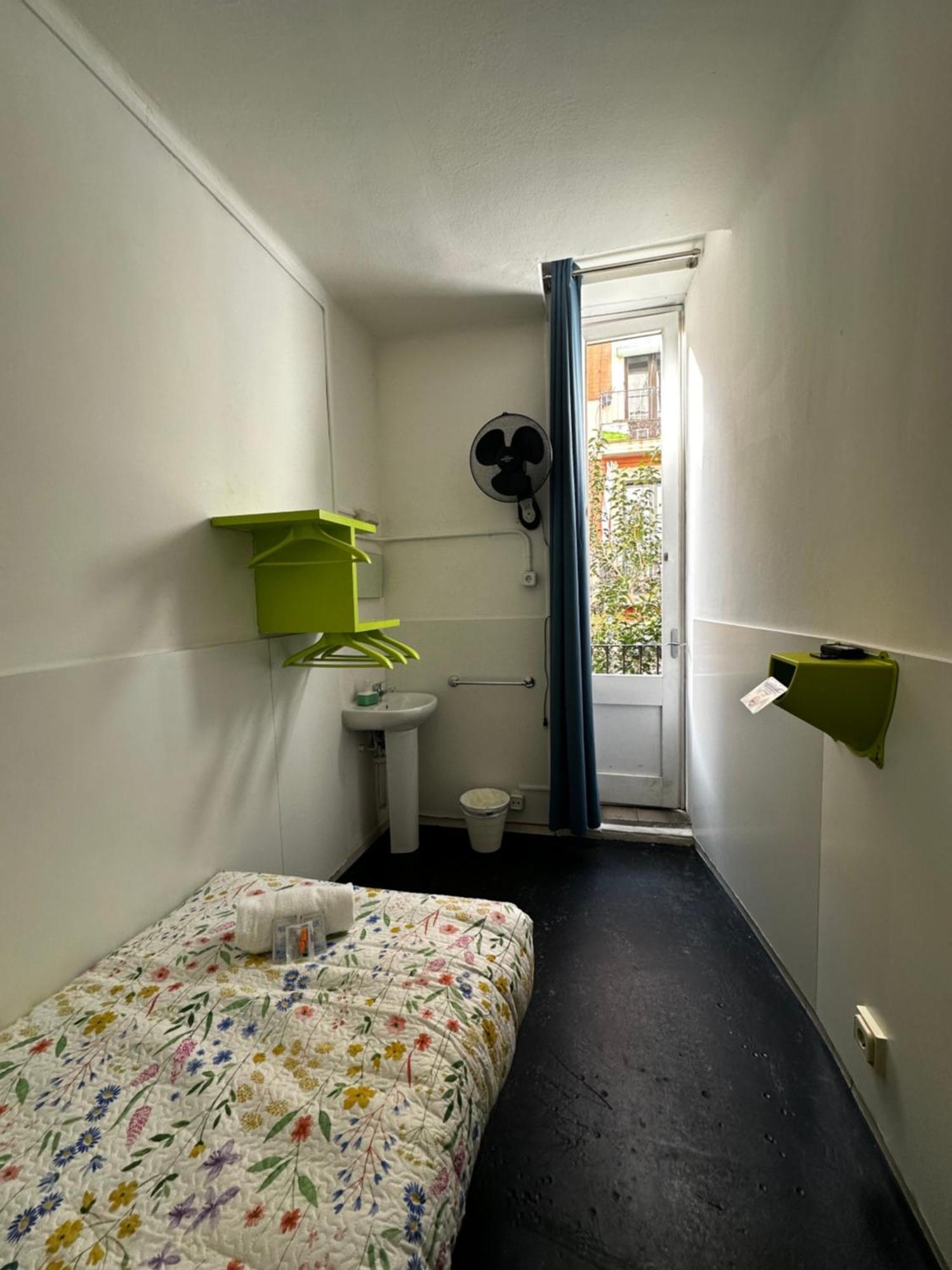 And Basic Universitat For Young Guest house Barcelona