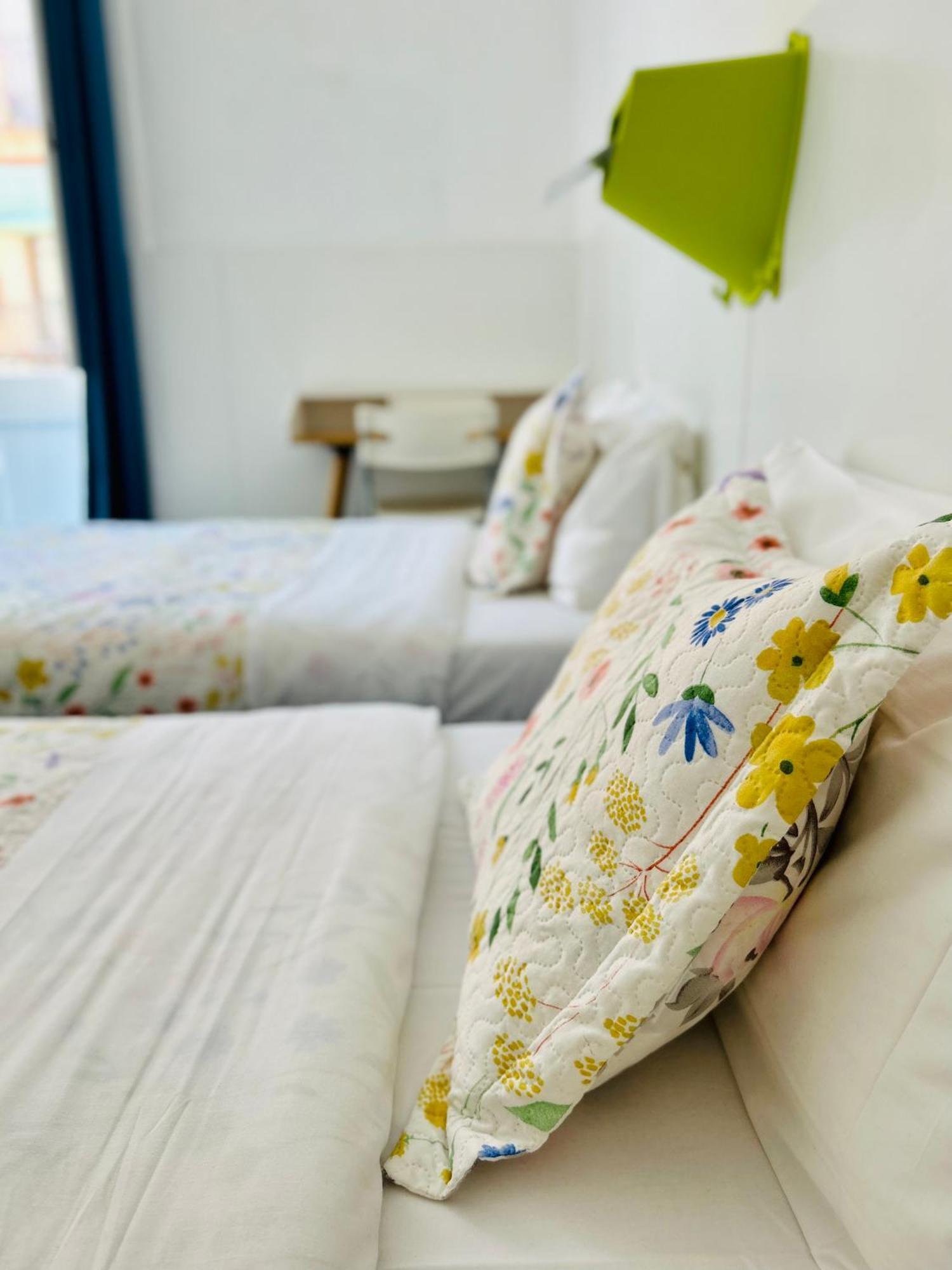 Guest house And Basic Universitat For Young *