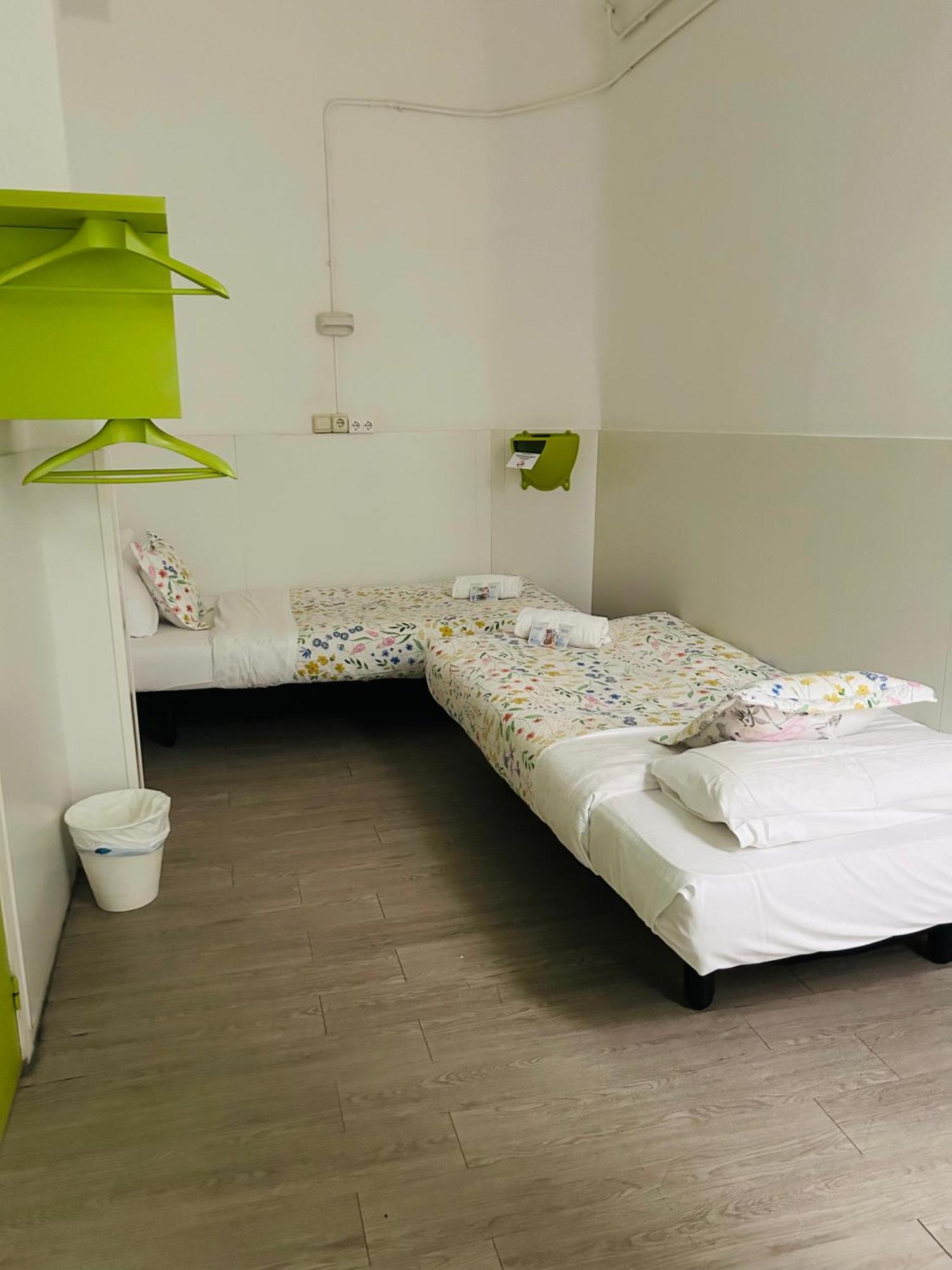 Guest house And Basic Universitat For Young *
