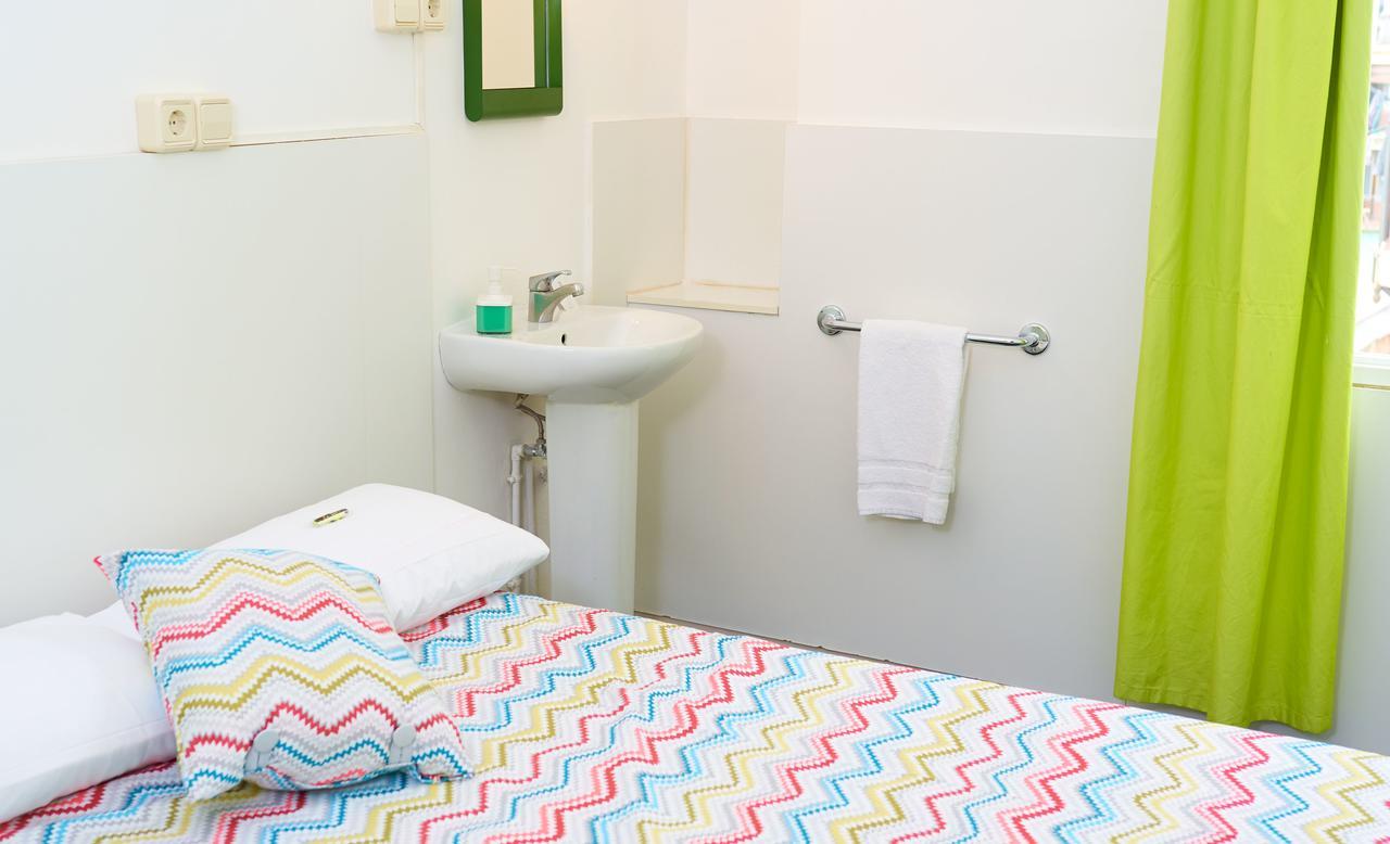 Guest house And Basic Universitat For Young Barcelona